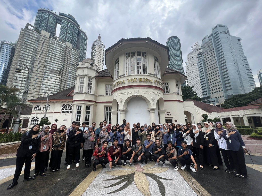 Lawatan Politeknik Sultan Idris Shah
