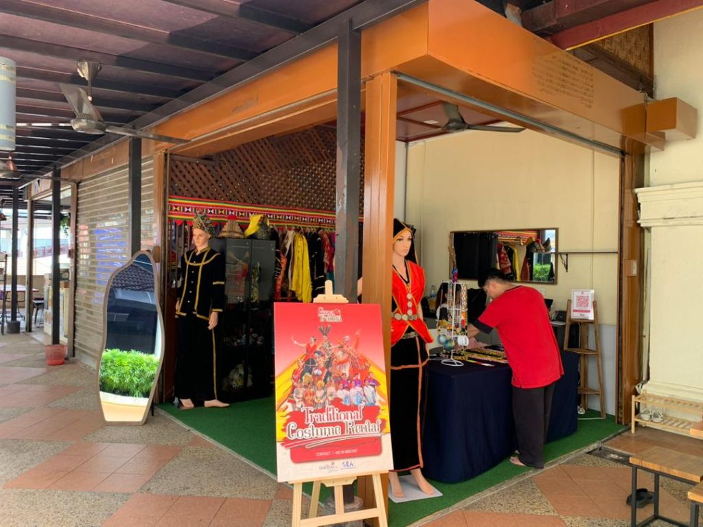 Gaya Tradisi: Perkhidmatan Sewaan Busana Tradisional