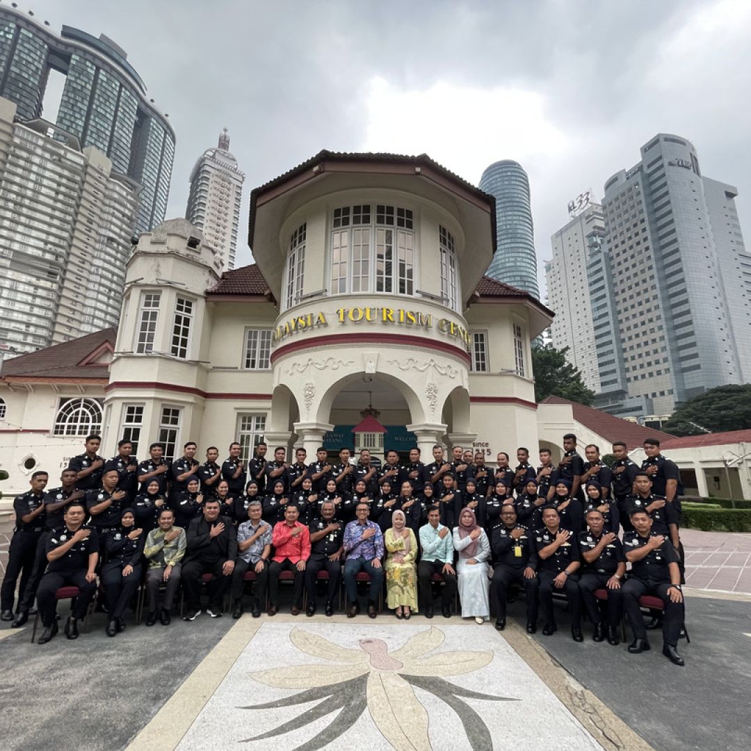 Mesra Malaysia Polis Pelancong