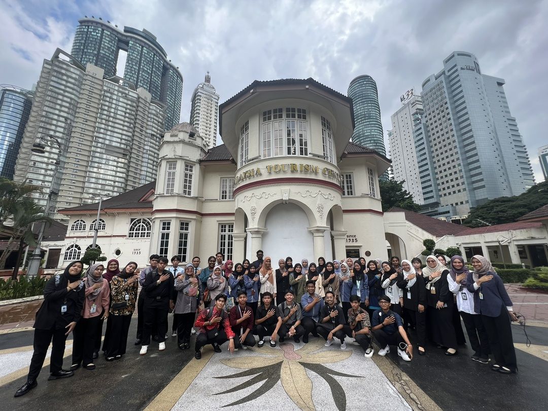 Lawatan Politeknik Sultan Idris Shah