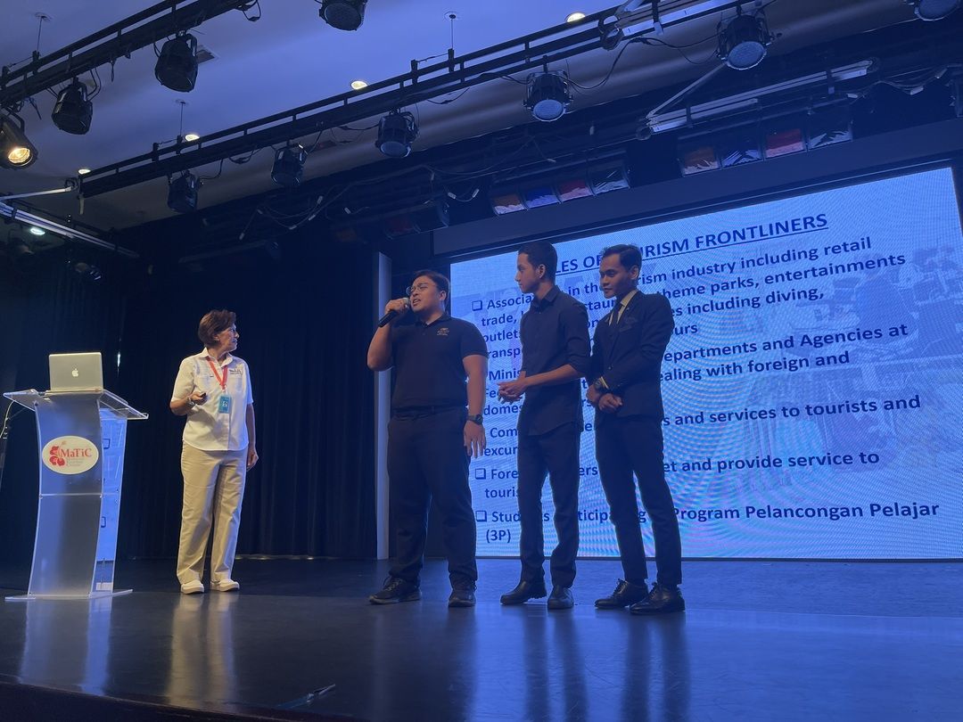 Mesra Malaysia Managing Change for Tourism Frontliners